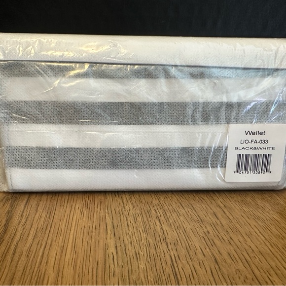 KUT From The Kloth Slim Striped Wallet Purse Black & White Vegan Leather NIB - Picture 5 of 7